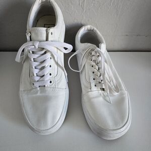 Vans Old Skool Platform Shoe In True White. Womens 10/Mens 8.5